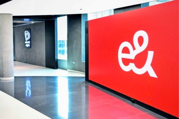 e& reports Consolidated Net Profit of AED 9.3 billion for FY2021