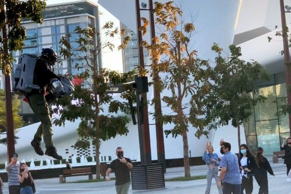 Man Jetflying Across Dubai Delivers Museum of the Future Invites