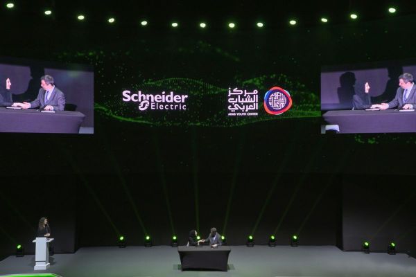 Arab Youth Centre, Schneider Electric prompt next generation to lead path for a sustainable and digital future