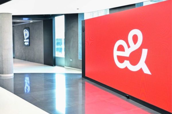 e& reports consolidated net profit of AED 4.9 bn for H1 2022, up 2.5%