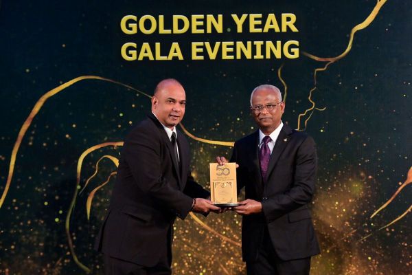 Emirates wins Maldives President’s Tourism Gold Award