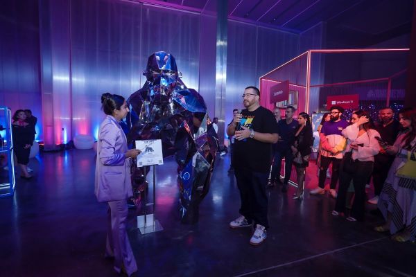 Lenovo partners with local UAE artists to unveil the new YOGA PCs