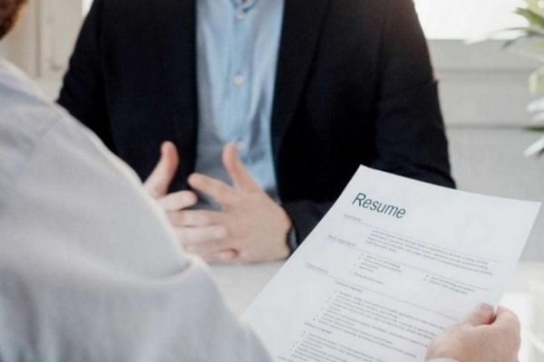 UAE: Can the job title on visa be different from the actual designation?