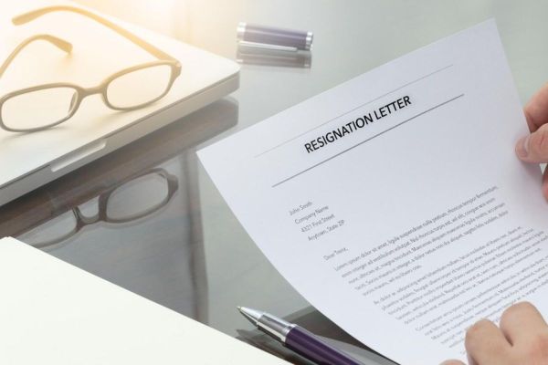 UAE: Do managers need to 'accept' resignation email for employees notice period to start?