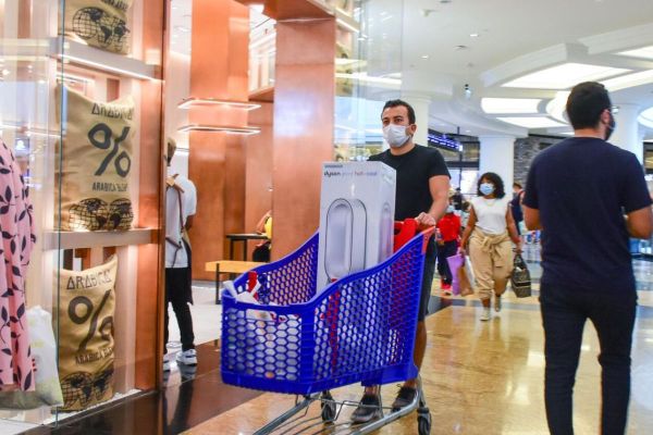 Catch the biggest sale of 2022 this weekend: Reach malls at 10AM to get the best deals