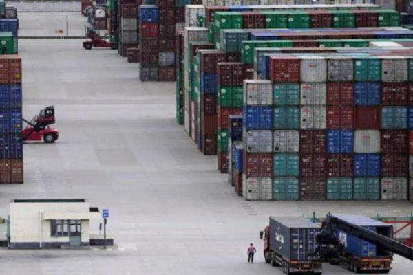 New UAE law: Attestation obligatory for import invoices worth Dh10,000 & above; violators to face penalties