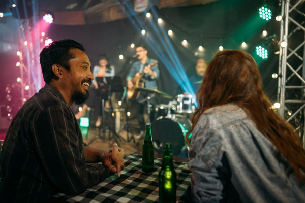 Restaurants and Cafes with Live Music in Dubai
