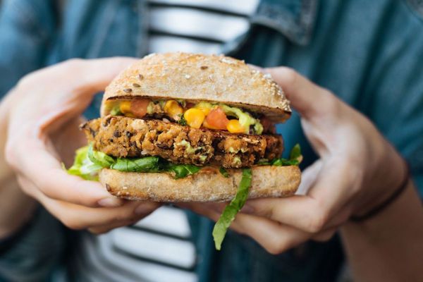 Top restaurants and brands in Dubai offering plant-based meat burgers