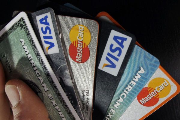 I pay the minimum amount on my credit card. Will it affect my credit score?