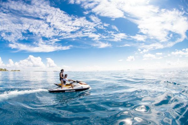 Top 9 Watersports to try in Dubai