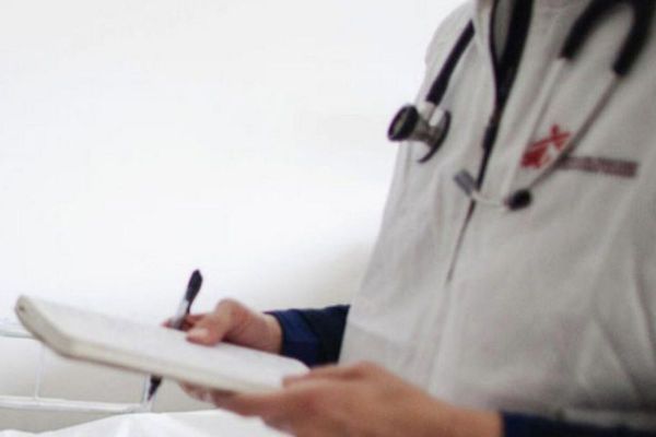 UAE passes draft law banning personal advertising for medical professionals