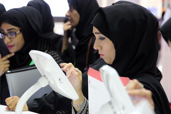 Majority of UAE Citizens Eyeing Pay Raises, with Some Expecting Increases Exceeding 10%