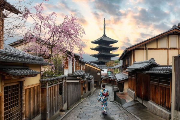 Japan's net external assets hit record in 2022