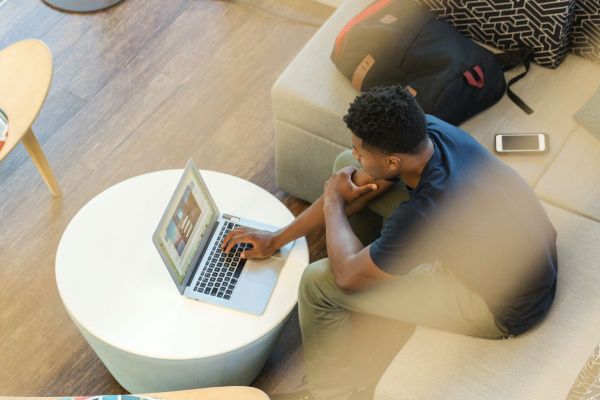 Foreign Students Prohibited from Accompanying Family Members to the UK