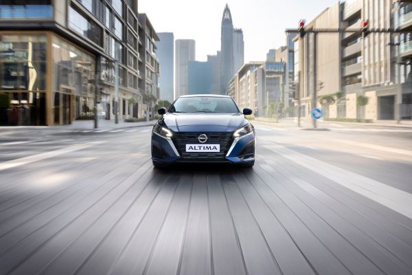 Experience unparalleled comfort and convenience with the luxurious Altima 2023 SL