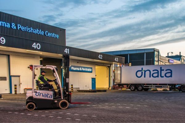 dnata’s flower handling expertise takes flight in Amsterdam
