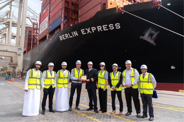 Jebel Ali Port strengthens global trade hub status with arrival of Hapag-Lloyd's eco-friendly container ship