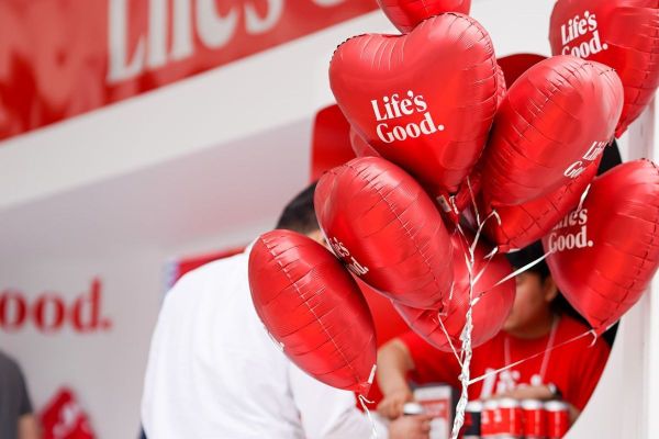 Join LG’s heartwarming 'Finger Heart' Challenge with social gesture of love