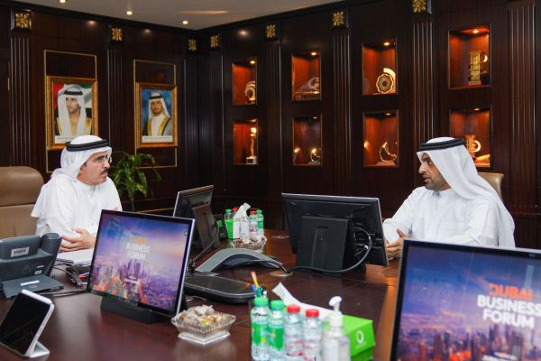 DEWA partners with Dubai Chambers to boost sustainable economic development