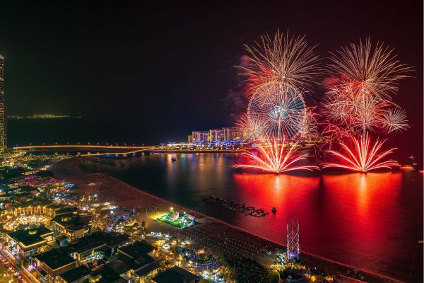 Celebrate the festive season with enticing offers at Hilton Dubai Jumeirah and Hilton Dubai The Walk