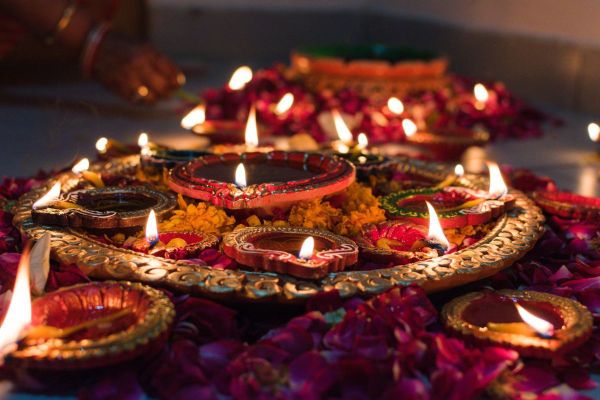 Celebrating the Festival of Lights: A Complete Guide on Diwali in Dubai