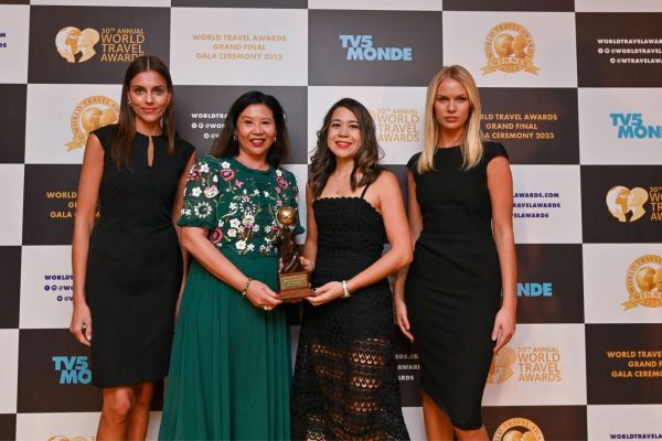 DXB Wins 'World's Leading Airport' Title at World Travel Awards