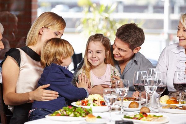 Family-Friendly Dining: Top Restaurants Where Kids Eat Free in Dubai