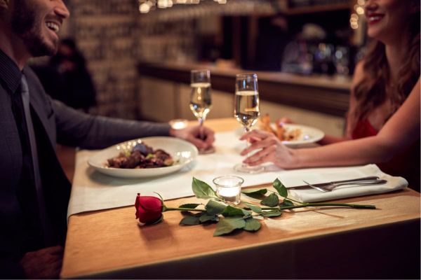 Valentine's Day in Dubai 2024: Staycations, Dinners & More