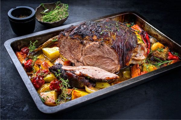 Easter Festivities at Millennium Plaza: Brunch, Egg Hunt & More!