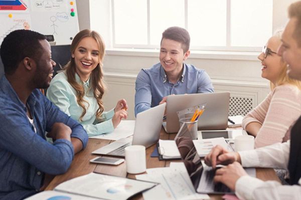 Dh37,000 Average Salary: UAE Freelance Job Registrations Double