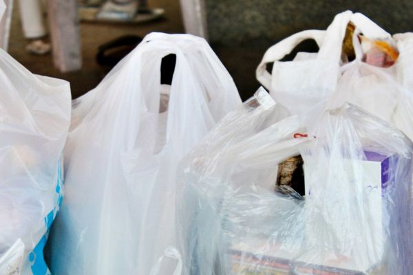 Dubai To Ban Single-Use Bags Effective June 1: Fines and Exemptions Explained