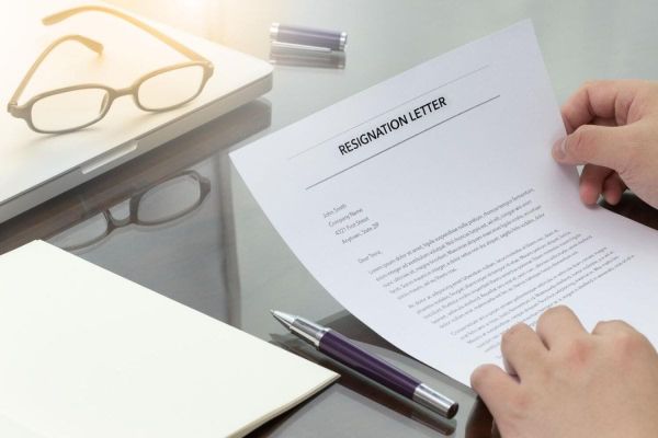 When Must Employers in the UAE Provide Full and Final Payment to Resigning Employees?