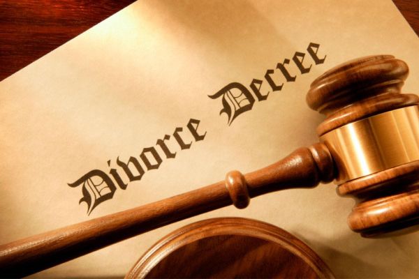 UAE: Rights Clarified for Non-Muslim Women Seeking Divorce