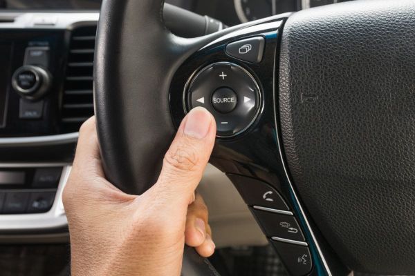 Dubai Police Issue Advisory: What to Do When Your Car's Cruise Control Malfunctions