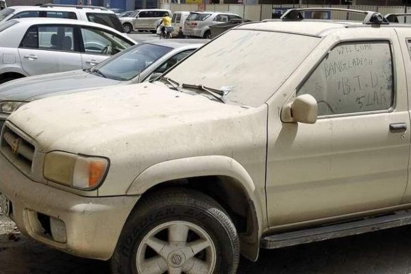 Up to Dh3,000: UAE Residents Take Precautions Against Fines for Dirty Cars During Summer Holidays