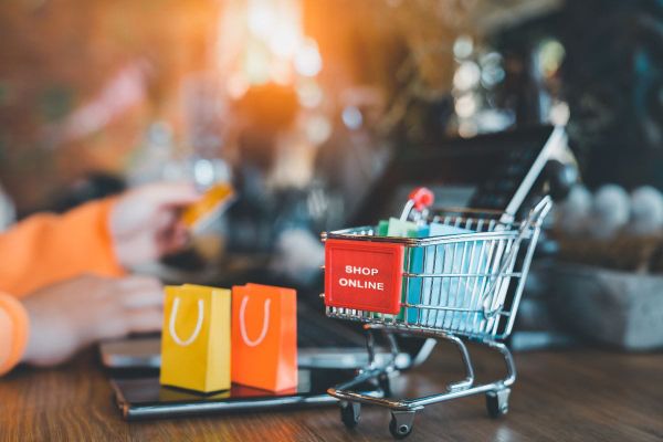 Vietnam's E-Commerce Market Leads Southeast Asia in Growth