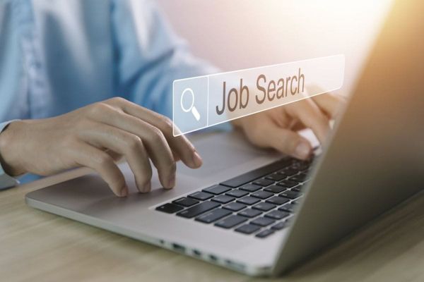 Boost Your Job Hunt with LinkedIn's AI Tools