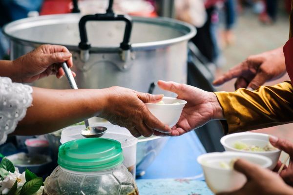 Compassion on the Menu: Dubai Restaurants Offering Free Meals to Those in Need