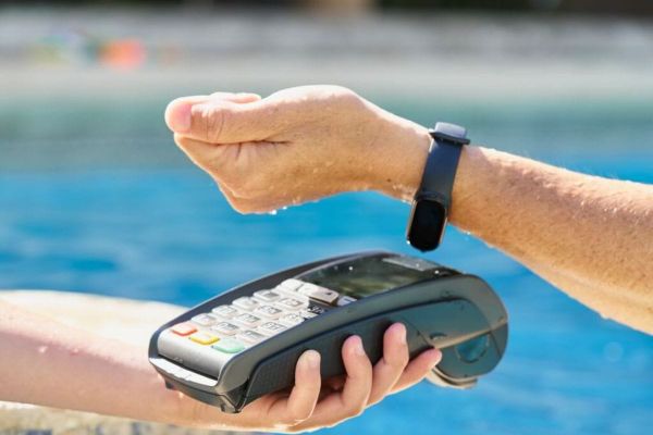 UAE Leads Middle East in Banking Innovation with Rapid Digital Growth