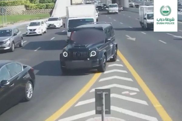 Dubai Police Enforces Hefty Penalties for Lane Discipline Violations