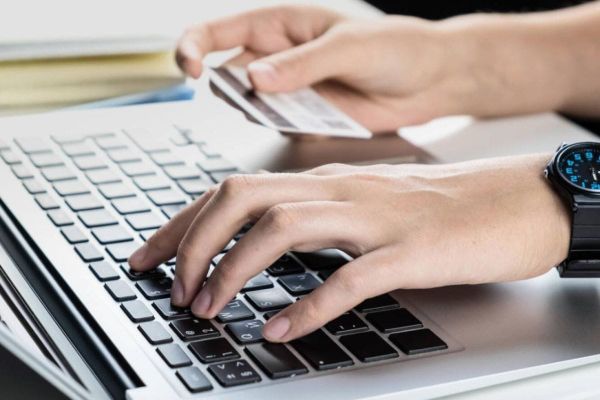 UAE: Are Banks Legally Required to Compensate Customers for Losses from Credit Card Scams?