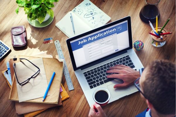 Mastering the Job Hunt in Dubai: A Guide to Finding the Right Opportunities