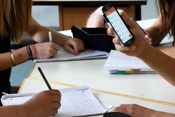 UAE Introduces Conditional Approval for Some Distance Learning Programs: Students Urged to Stay Informed