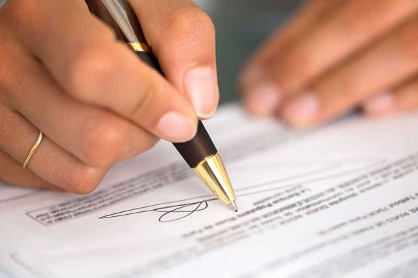 Is a Three-Month Notice Period Legally Required in Dubai?Here’s What the UAE Labour Law Says