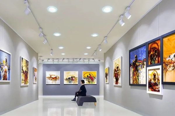 Dubai’s Art Scene: Must-Visit Galleries & Exhibitions in 2025