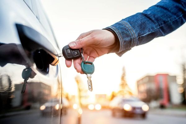 Dubai: Can Car Rental Companies Legally Demand a Security Deposit?