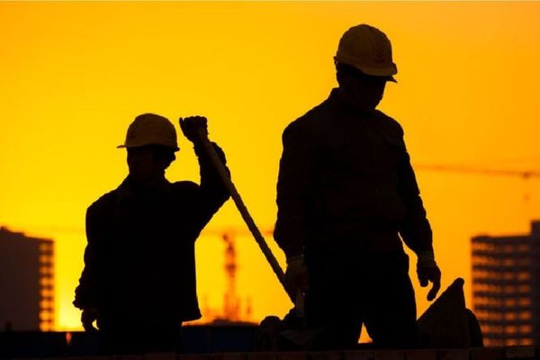 UAE Enforces Midday Break to Protect Outdoor Workers Starting June 15