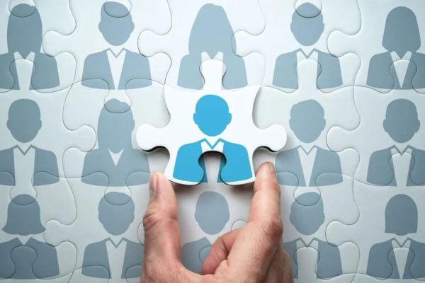 The Dubai Connector: How to Build Your Professional Network in a Global Hub