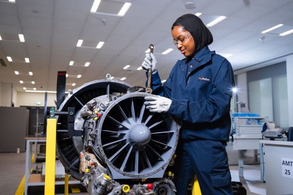 flydubai Opens Applications for Emirati Aircraft Maintenance Apprenticeship