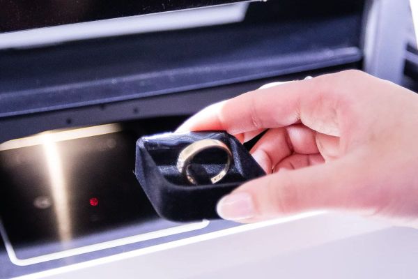 Dubai Central Laboratory Launches World’s First Smart Self-Service Precious Metal Testing Device